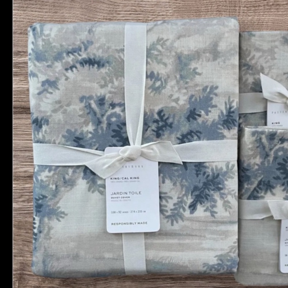 NEW Pottery Barn Jardin Toile Duvet King/California King & Two Euro Shams